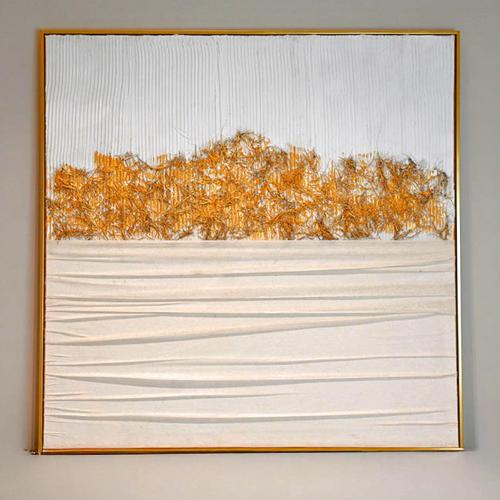 لوحة جدارية قماشية باطار ذهبي