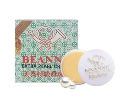 Cream between Extra Pearl for skin whitening and r...