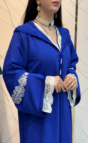 جلابية قطعتين طرز في الكم