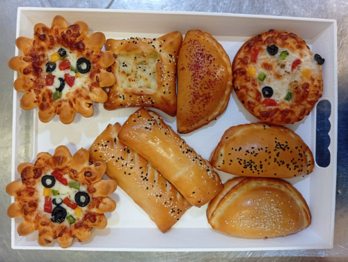 بوكس معجنات 9 قطع