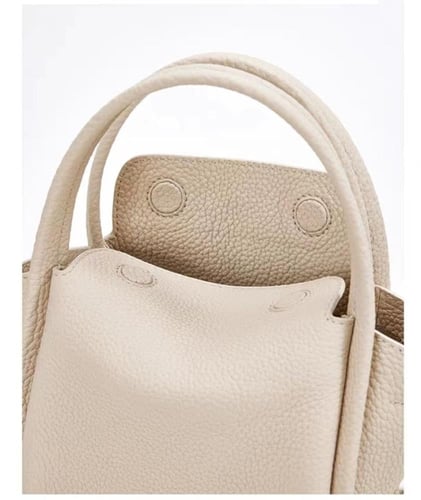 حقيبة جلدية