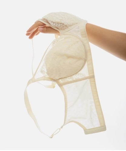 الألوان: أزرق فاتح/حمالة صدر بتصميم دانتيل