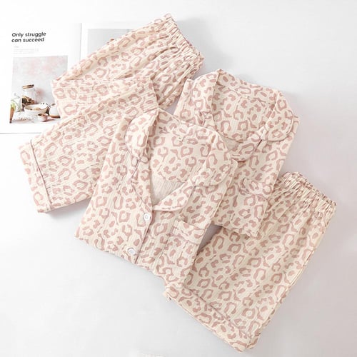 بيجامة من ثلاث قطع