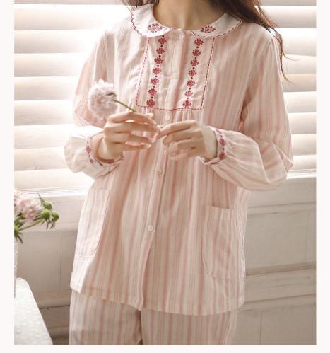 بيجاما قطنية مطرزة يدوياً