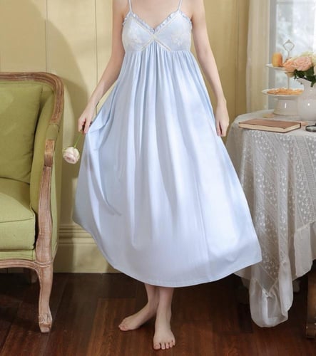 قميص نوم بالأسلوب الفرنسي