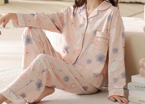 بيجامة قطنية مثالية للنساء الحوامل والمزيد