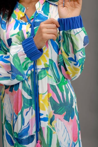 فستان طويل خفيف بنقشة زهرية