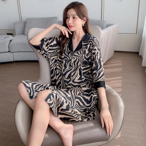 فستان بطبعة الفهد