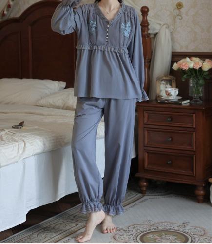 بيجاما بأسلوب القصر