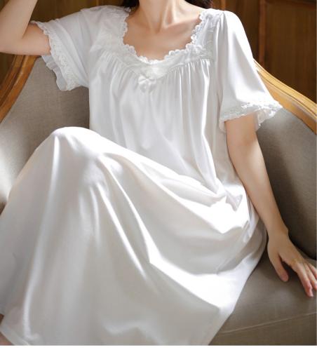 قميص الأميرة على طراز القصر