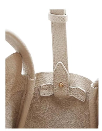 حقيبة جلدية