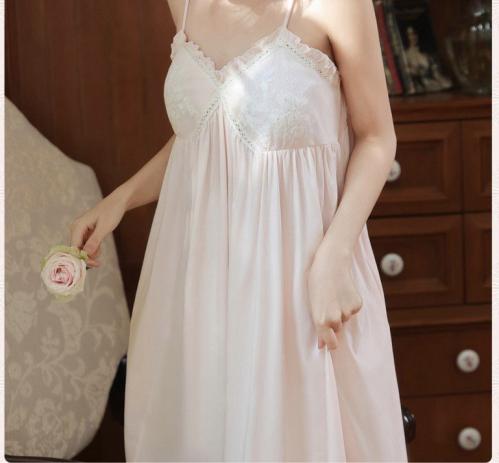 قميص نوم بالأسلوب الفرنسي