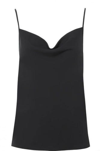 بلوزة سوداء سادة مع الأشرطة مفتوحة من الجوانب