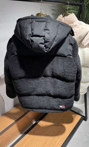 جاكيت تومي حصري