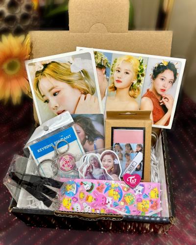 بوكس توايس TWICE Box