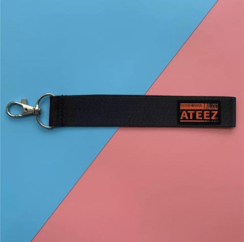 ميدالية ايتيز ATEEZ Keychain