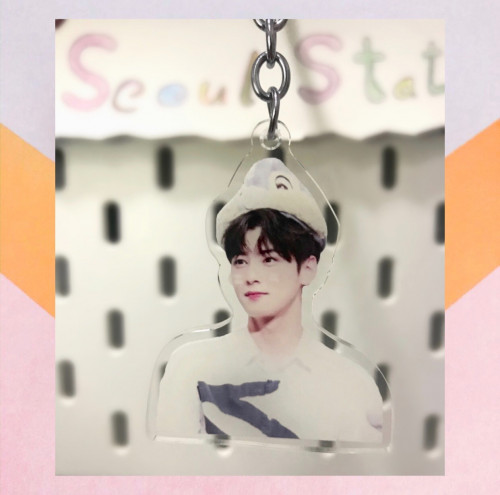 ميدالية تشا اونو Cha Eunwoo Keychain