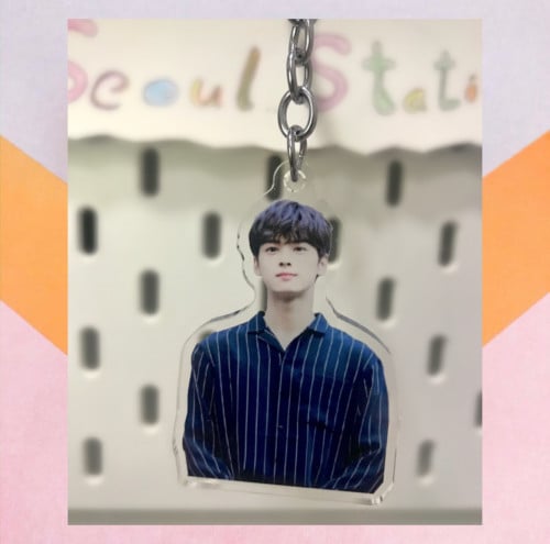 ميدالية تشا اونو Cha Eunwoo Keychain