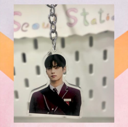 ميدالية تشا اونو (بشخصية سوهو) Cha Eunwoo Keychain