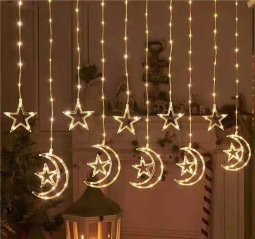 زينة رمضان بتصميم هلال ونجمة