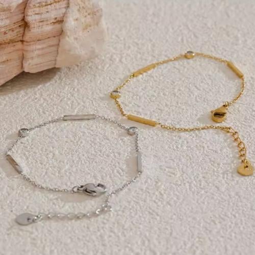 اسوارة لوري-ذهبي