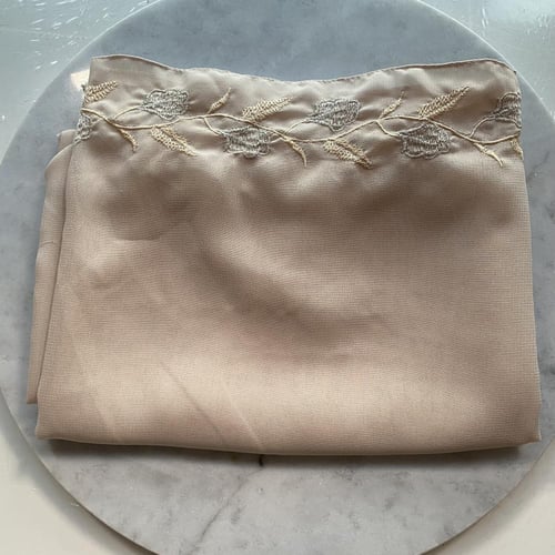 طرحة منى ليزر لون بيج