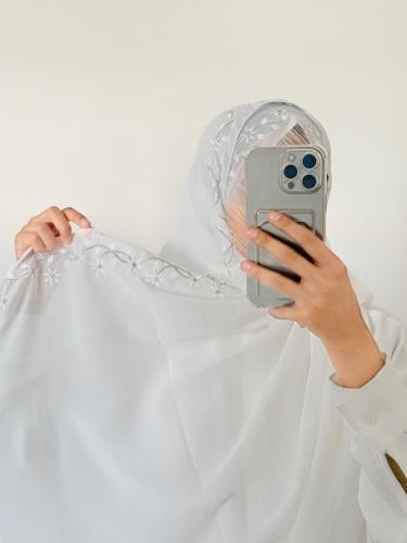 طرحة ولاء ليزر لون ابيض