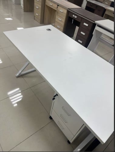 مكتب 120و140و160 سم عدة الوان