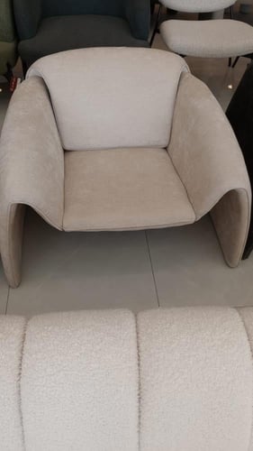 كرسي مريح مودرن عدة الوان