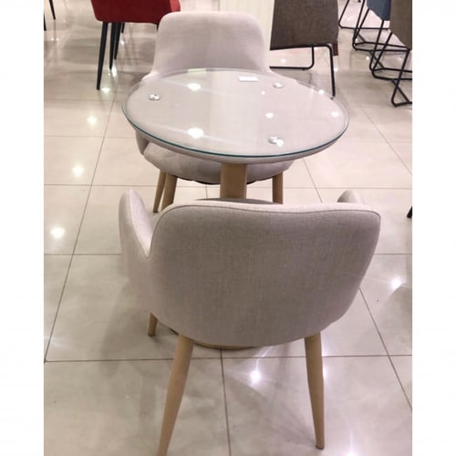 طاولة مع كرسين