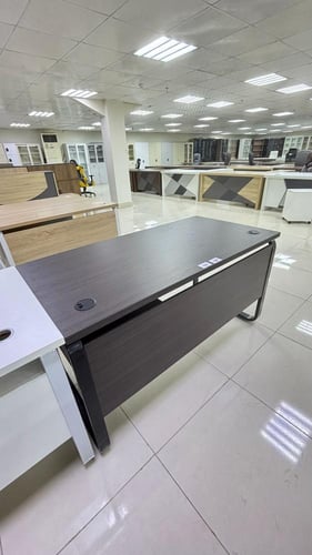 مكتب 100و120و140 سم عدة ألوان