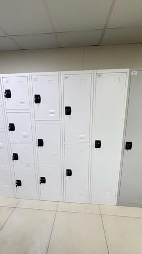 لوكر عدة ألوان ومقاسات