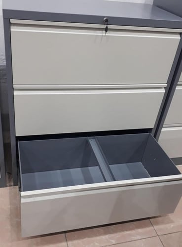 دولاب ملفات ب 3 أدراج لون رمادي وابيض