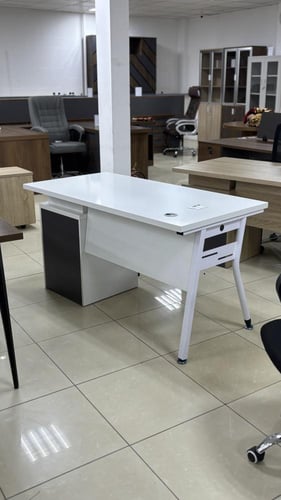 طاولة مكتب مع ادراج 120و140 سم عدة الوان