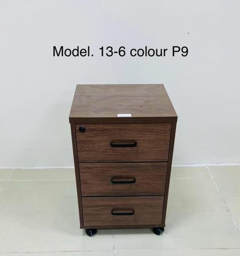 كمودينة خشب 3 أدراج متحركة عدة ألوان