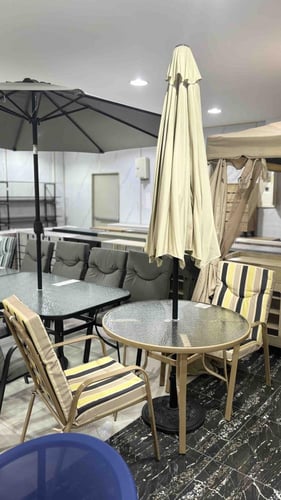 كرسي خارجي عدة ألوان