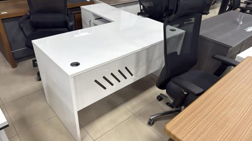 طقم مكتب مع سكرتارية 140 سم لون أبيض