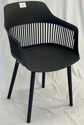 كرسي عدة ألوان