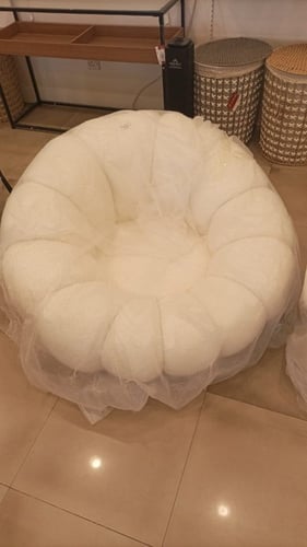 كرسي قماش بوكليه دوار لون أبيض كبير