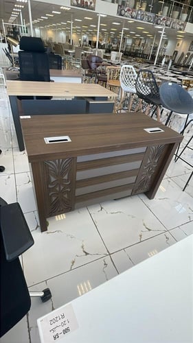 مكتب مودرن عدة مقاسات