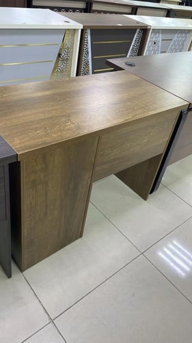 مكاتب مودرن عدة مقاسات عدة الوان