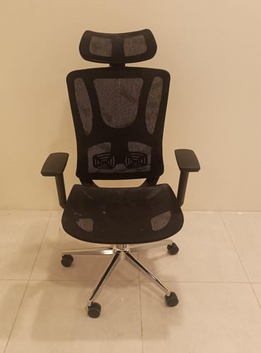 كرسي مكتب دوار اسود فخم