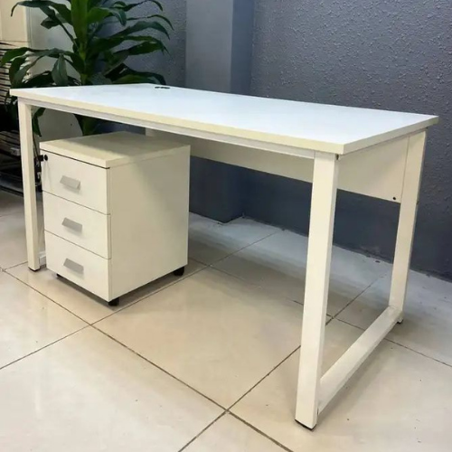 مكتب مع ادراج عدة مقاسات