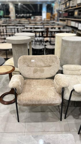 كرسي مودرن عدة الوان