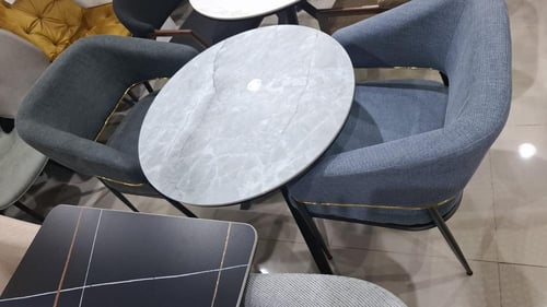 طاولة بورسلان رمادي 70و60 سم