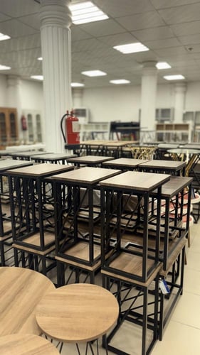 طقم طاولات خدمة عدة الوان