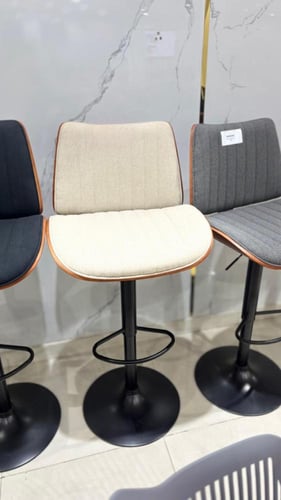 كرسي بار عدة ألوان