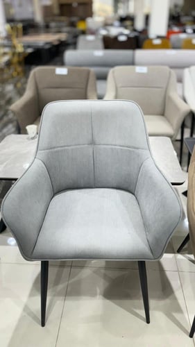 كرسي مودرن عدة الوان