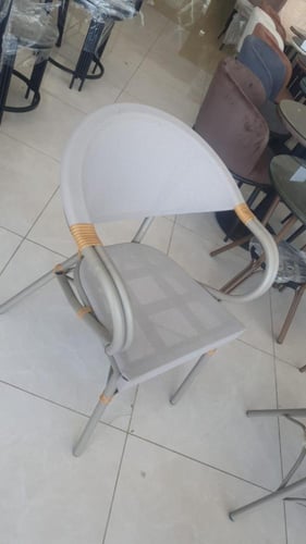 طقم 4 كراسي خارجية عدة الوان