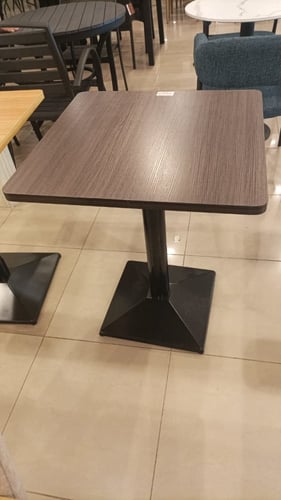 طاولة كوفي لون خشبي غامق